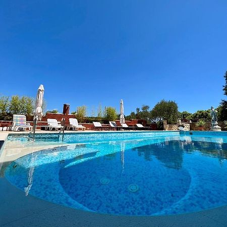 Gorana Apartman With Swimming Pool Apartman Jelsa  Kültér fotó