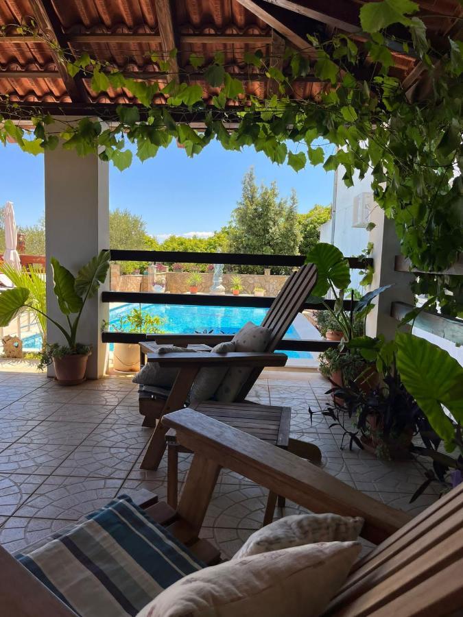 Gorana Apartman With Swimming Pool Apartman Jelsa  Kültér fotó